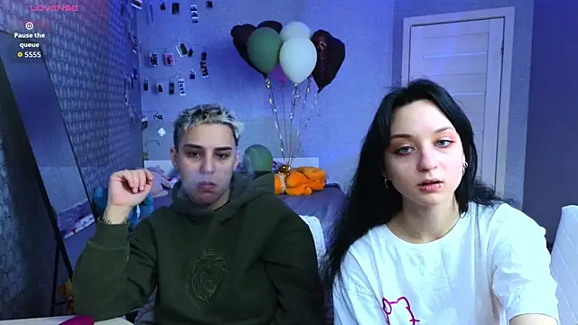 LuxuryLoverss online show from April 2026 11:10:02 AM