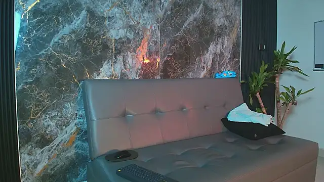 Snapshot of yvone_johnson chatting on March 2026 12:23:01 PM yvone johnson online show from March 2026 12:23:01 PM