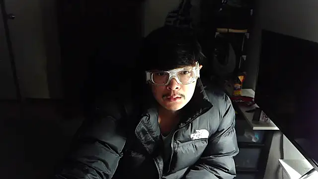 Snapshot of longlongsong chatting on March 2026 12:28:01 AM longlongsong online show from March 2026 12:28:01 AM