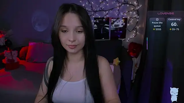 SoftyMooon online show from March 2026 07:04:02 PM