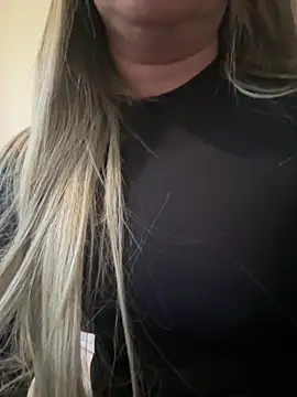 Nanda loiragostosa online show from June 2026 03:49:01 PM