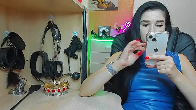 KristiTopxx online show from September 2025 06:40:01 PM