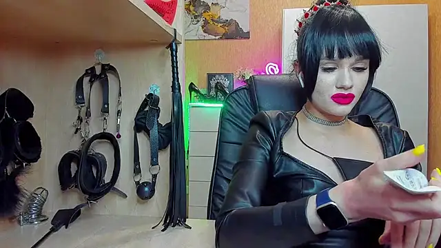 KristiTopxx online show from October 2025 06:08:01 PM