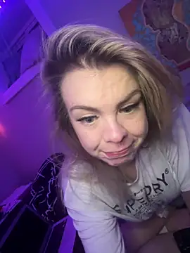 Snapshot of LaurenRae_x chatting on March 2026 02:46:01 AM LaurenRae x online show from March 2026 02:46:01 AM