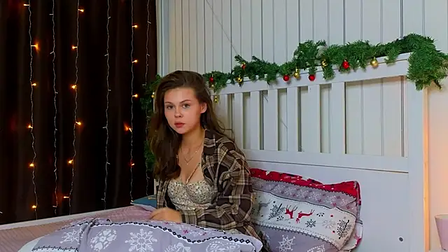 Snapshot of EarthaLevra chatting on February 2026 07:14:02 PM EarthaLevra online show from February 2026 07:14:02 PM