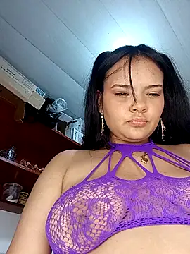 Snapshot of Emily_Rouse23 chatting on April 2026 02:25:02 AM Emily Rouse23 online show from April 2026 02:25:02 AM