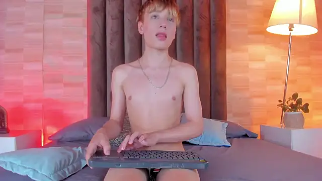 Isaac Grey online show from March 2026 07:39:01 PM