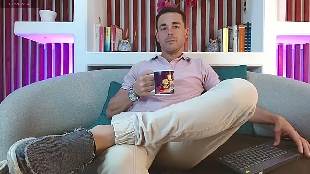 Adams Sanz online show from March 2026 07:24:02 PM