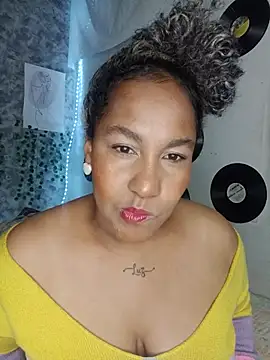 Snapshot of medusafox_ chatting on April 2026 04:38:01 AM medusafox online show from April 2026 04:38:01 AM