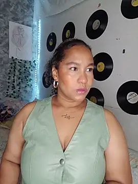 Snapshot of medusafox_ chatting on May 2026 05:13:01 AM medusafox online show from May 2026 05:13:01 AM