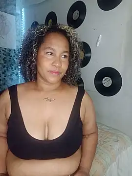 Snapshot of medusafox_ chatting on May 2026 04:40:01 AM medusafox online show from May 2026 04:40:01 AM