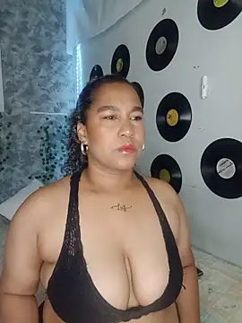 Snapshot of medusafox_ chatting on May 2026 04:50:01 AM medusafox online show from May 2026 04:50:01 AM