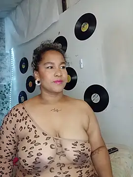 Snapshot of medusafox_ chatting on May 2026 09:45:02 PM medusafox online show from May 2026 09:45:02 PM