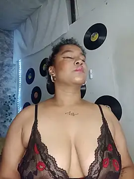 Snapshot of medusafox_ chatting on June 2026 05:05:01 AM medusafox online show from June 2026 05:05:01 AM