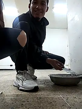 MaskedLatinaX online show from April 2026 04:45:01 PM