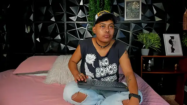 Noha  scott online show from April 2026 01:41:01 PM