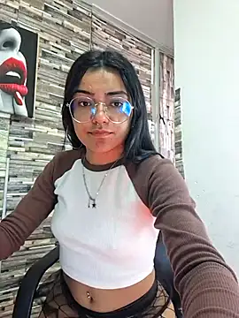 Snapshot of Amber_rhose chatting on February 2026 08:51:01 PM Amber rhose online show from February 2026 08:51:01 PM