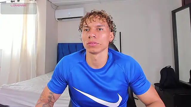 Snapshot of adam_smiith1 chatting on March 2026 01:28:01 PM adam smiith1 online show from March 2026 01:28:01 PM