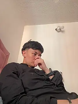 Snapshot of Tomnico_19 chatting on March 2026 07:49:02 PM Tomnico 19 online show from March 2026 07:49:02 PM