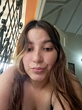 Estelle Noir online show from February 2026 08:07:02 PM