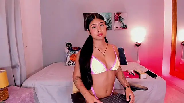 KimTaylorW online show from July 2026 02:55:01 AM