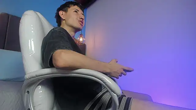 Snapshot of Dani_swagger chatting on February 2026 08:30:01 PM Dani swagger online show from February 2026 08:30:01 PM