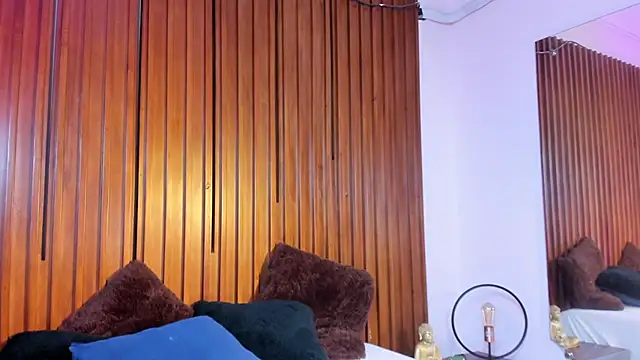 Laila-Miller online show from March 2026 07:15:01 AM