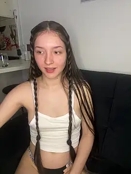 xluxulua online show from March 2026 11:23:01 PM