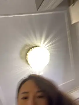 Mia-lp online show from March 2026 12:01:01 PM