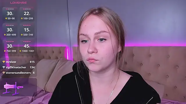 Snapshot of stacy_moorex chatting on June 2026 12:43:02 AM stacy moorex online show from June 2026 12:43:02 AM