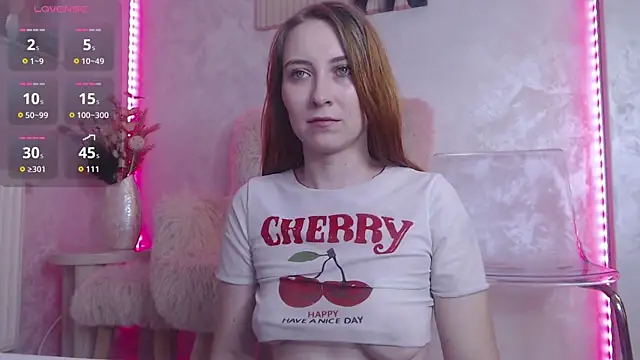 Snapshot of EmberLuna_ chatting on July 2026 06:21:02 AM EmberLuna online show from July 2026 06:21:02 AM