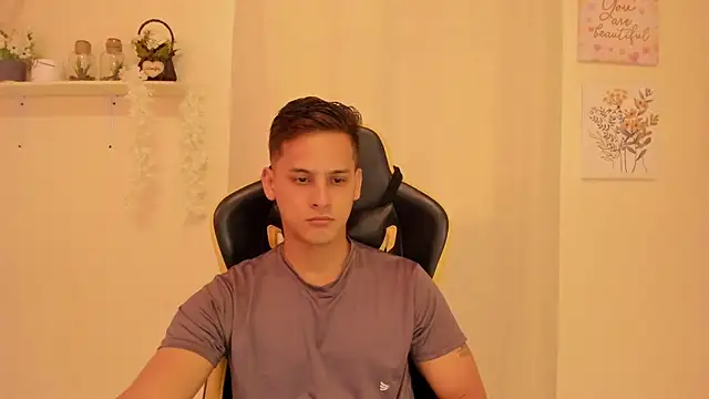 sexy andres01 online show from April 2026 03:18:02 PM