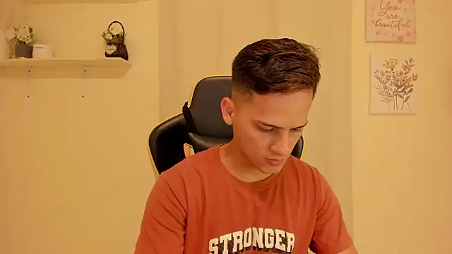sexy andres01 online show from May 2026 09:33:01 PM