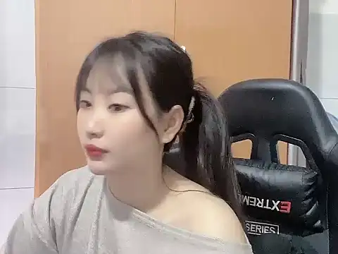 Sunny2868 online show from March 2026 05:58:02 AM