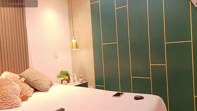 DaliaHills online show from March 2026 12:11:01 PM