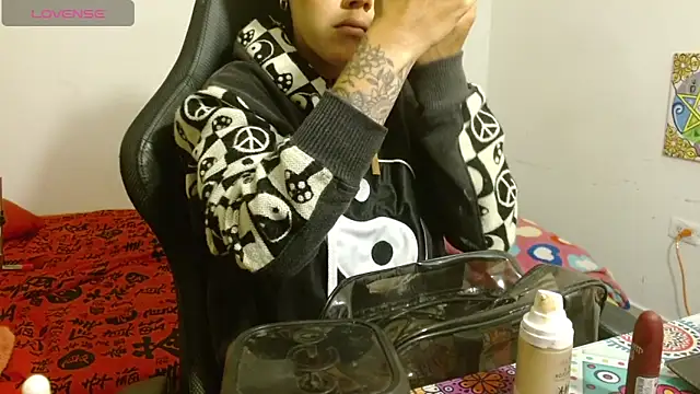 Divinejewel69 online show from April 2026 09:59:01 AM