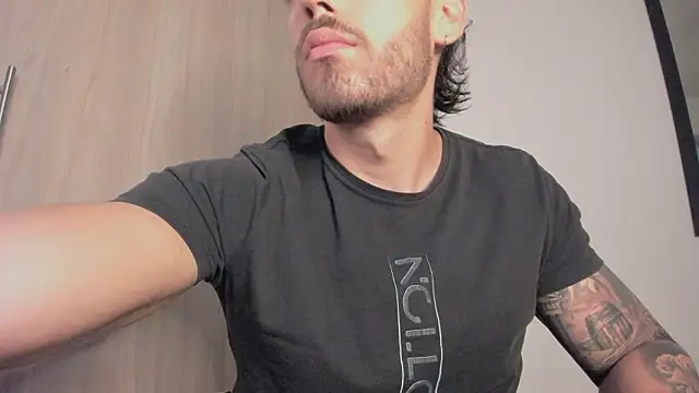 Axel  Blaze online show from March 2026 01:39:01 PM