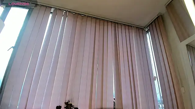 miss valka online show from April 2026 01:03:02 PM