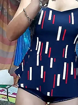 yuliitza4 online show from March 2026 01:27:02 PM