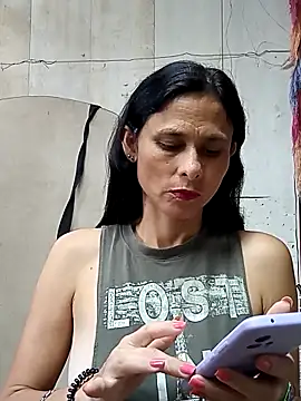Snapshot of yuliitza4 chatting on May 2026 01:38:02 PM yuliitza4 online show from May 2026 01:38:02 PM