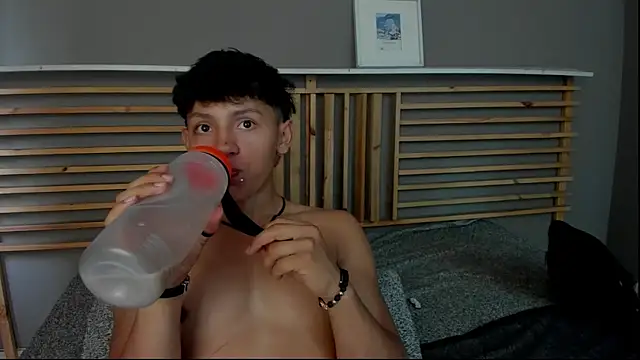 clark ken01 online show from April 2026 09:16:01 PM