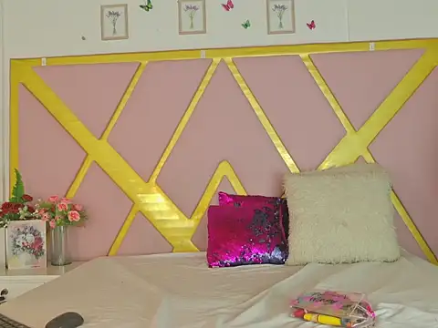 TiffannyValentine online show from April 2026 01:05:02 PM