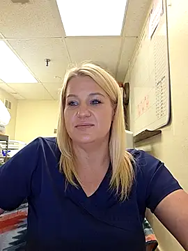 LadyB07 online show from May 2026 05:18:01 PM