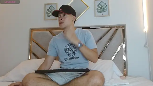 oliver   saint online show from April 2026 11:13:01 PM