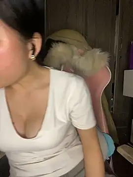 Ivy Trix2 online show from March 2026 03:06:01 PM