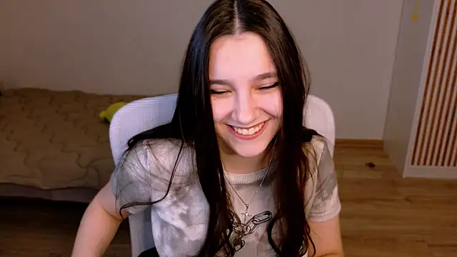 Ari Grend online show from April 2026 07:36:01 PM