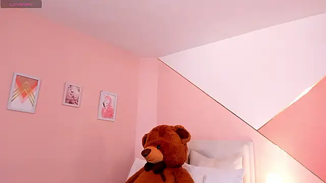 raquel mooon online show from March 2026 04:55:01 PM