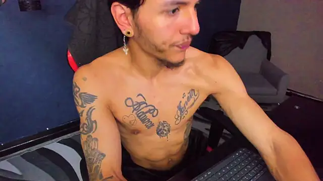 DanteLuxx online show from April 2026 04:46:01 AM