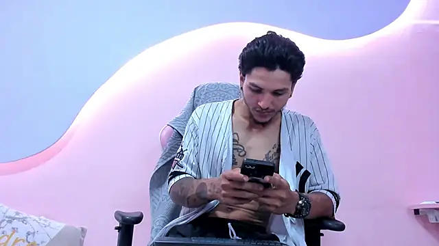 DanteLuxx online show from April 2026 07:45:01 AM