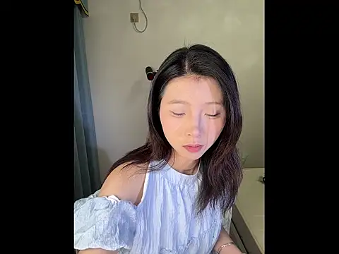 Y--F--LOVE online show from March 2026 03:23:01 PM